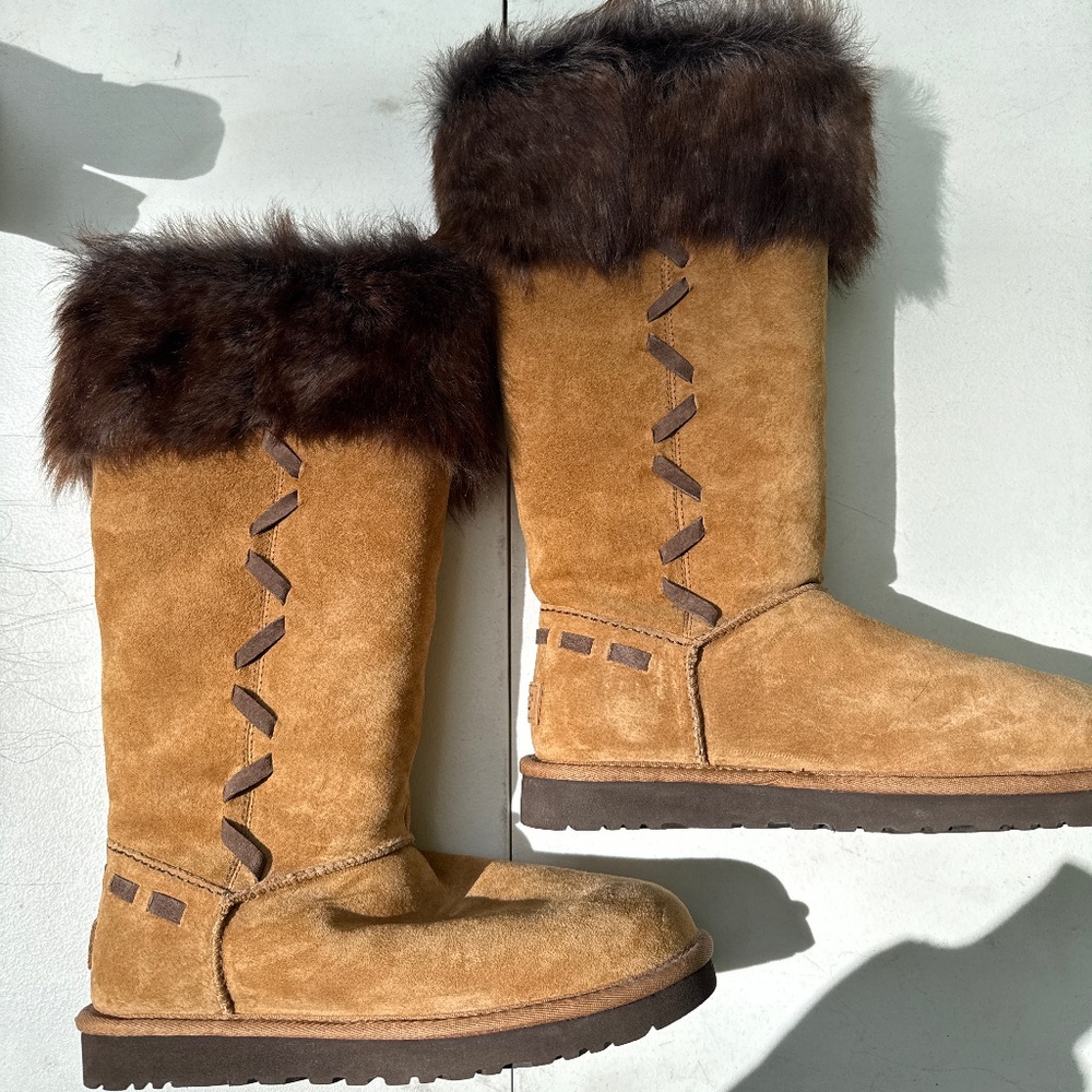 UGG W Rosana Tall Boot size 8 with fur